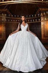 Long Sleeve V-neck A-Line Sweetheart Appliques Lace Wedding Dress