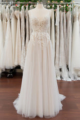 Chic Long V neck Appliques Lace Chiffon Tulle A line Wedding Dress