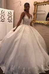 Vintage Long V-neck Spaghetti Straps Appliques Lace Floor Length Tulle Ball Gown Wedding Dress