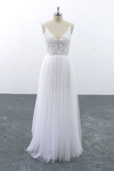 Elegant Long A-line V-neck Spaghetti Strap Tulle Lace Boho Weddding Dresses