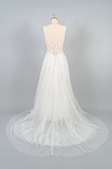 Long V-neck Appliques Tulle A-line Open Back Wedding Dress