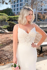Plus Size Long V-neck Spaghetti Straps Appliques Lace Backless Mermaid Wedding Dress