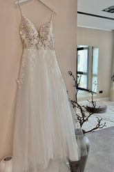 Long Spaghetti Straps Sweetheart A-Line Tulle Appliques Lace Wedding Dress