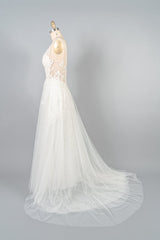 Long V-neck Appliques Tulle A-line Open Back Wedding Dress