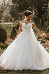 Elegant White Ball Gown Off the shoulder Tulle Long Wedding Dress with Appliques
