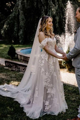Plus Size Long Off The Shoulder Sweetheart A-Line Tulle Wedding Dress with Appliques Lace