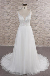 Chic Long A-line Spaghetti Strap Appliques Tulle Wedding Dress