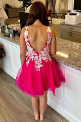 V-Neck A-line Tulle Backless Homecoming Dress with Appliques Lace