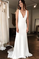 Gorgeous Long V-neck Lace Backless Mermaid Wedding Dresses