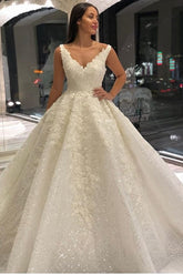 Vintage Long A-Line V-neck Appliques Lace Floor Length Wedding Dress