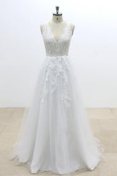 Long Ruffle V-neck Appliques Tulle A-line Wedding Dress