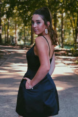 A-line Sweetheart Spaghetti Straps Black Short Party Homecoming Dress with Pockets