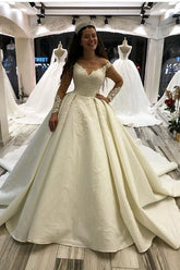 Elegant Long A-line Sweetheart Satin Lace Wedding Dress with Sleeves