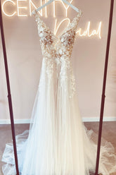 Modern Long A-line V-neck Backless Tulle Lace Wedding Dresses