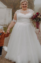 Boho Half Sleeves Sweetheart Plus Size Wedding Dresses with Lace Applique