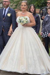 Plus Size Ball Gown Strapless Wedding Dresses with Lace Applique
