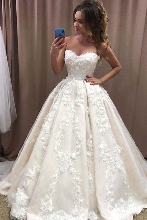 Elegant Long Ball Gown Sweetheart Wedding Dress With Floral Appliques Lace
