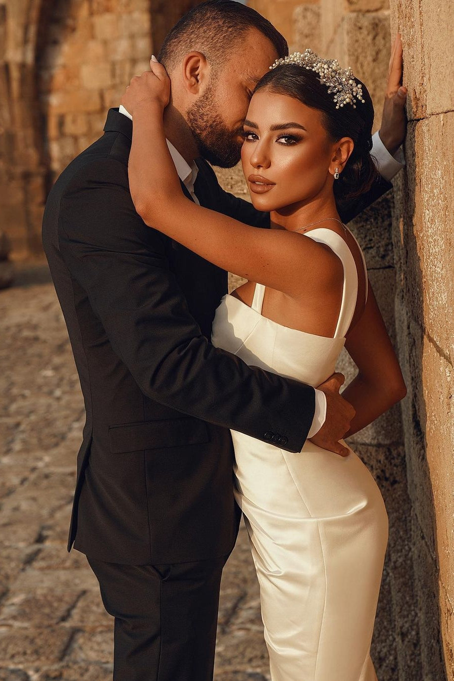 Elegant Long Mermaid Sweetheart Satin Wedding Dress with Slit