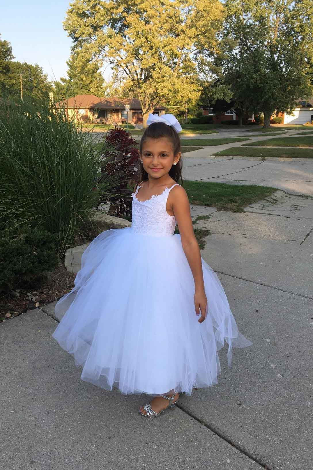 Long Tulle Lace Square Neckline Sleeveless Ball Gown Flower Girls Dress