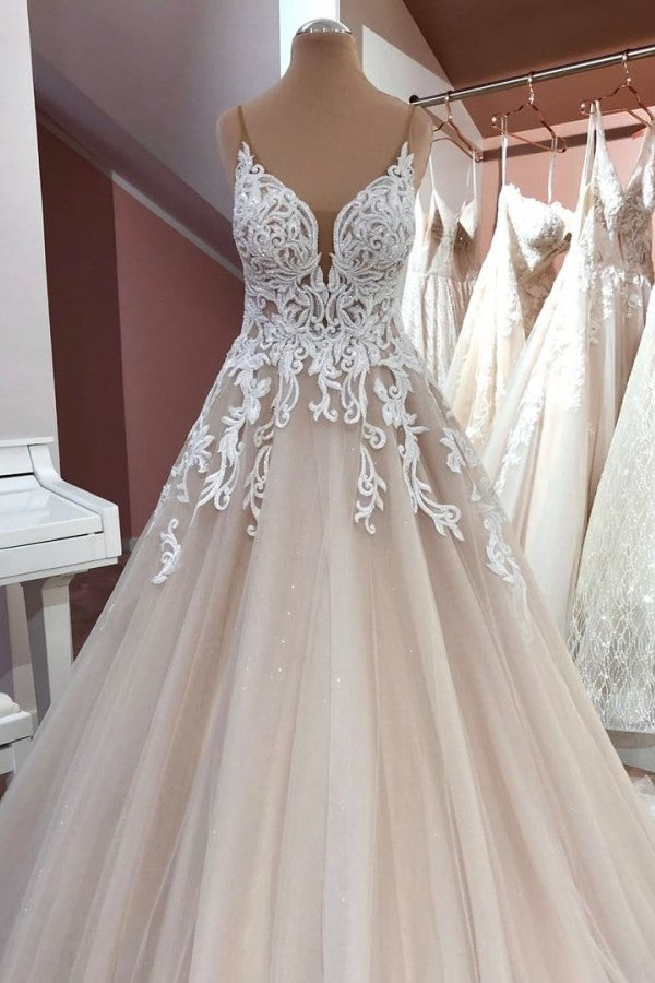 Vintage Long A-Line V-neck Spaghetti Straps Backless Appliques Lace Tulle Wedding Dress