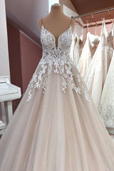 Vintage Long A-Line V-neck Spaghetti Straps Backless Appliques Lace Tulle Wedding Dress