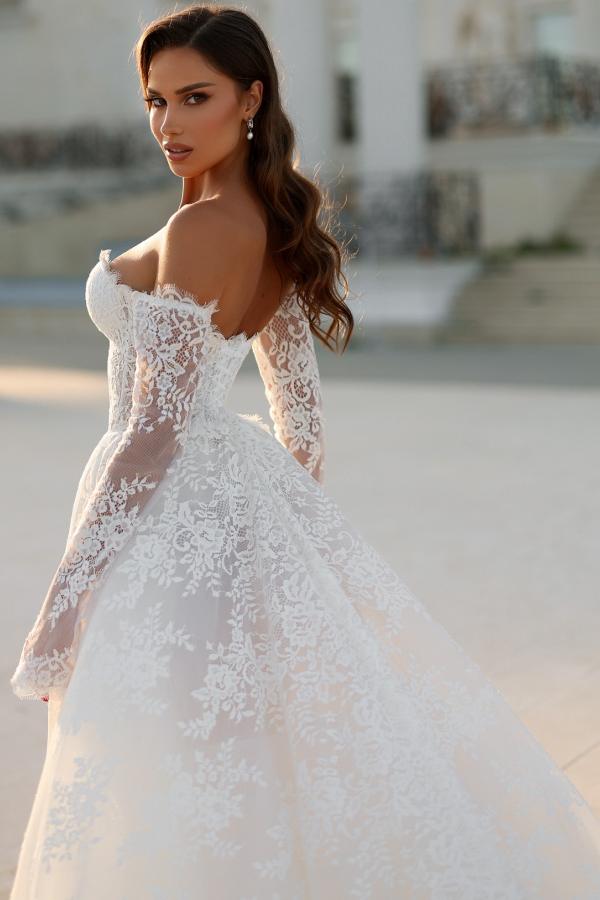 Long A-line Off the Shoulder Tulle Lace Wedding Dresses with Sleeves