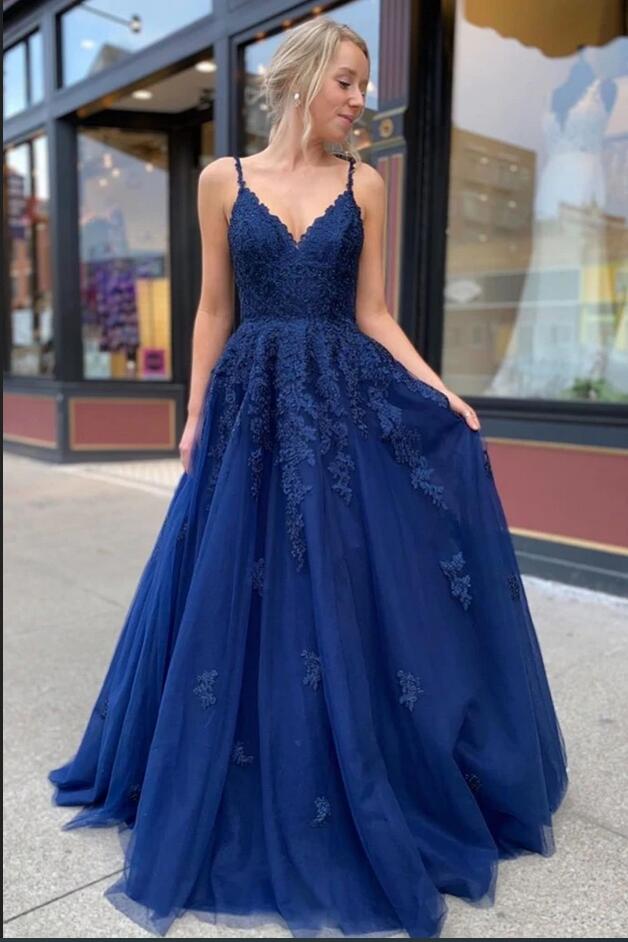 Long A-line V-neck Spaghetti Straps Appliques Lace Tulle Backless Prom Dress