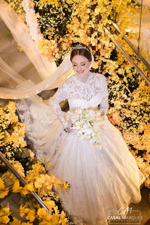 Elegant Long Sleeves A-line High Neck Floral Lace Appliques Wedding Dresses