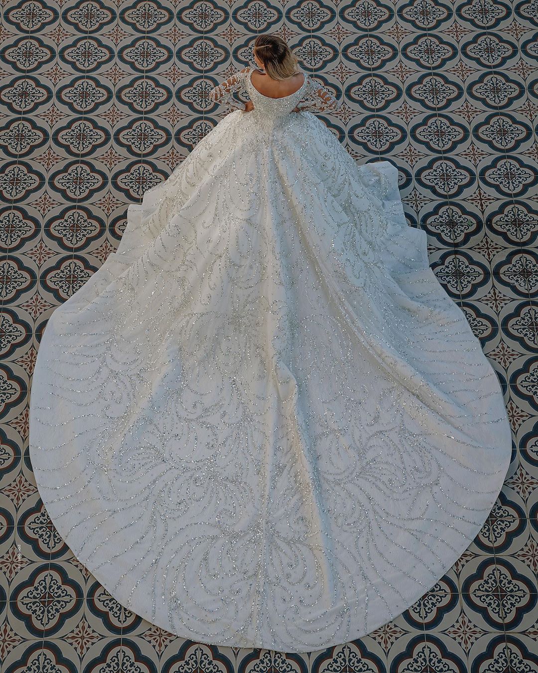 Luxury Long Ball Gown Satin Sequin Off The Shoulder Backless Wedding Dress with Sleeves