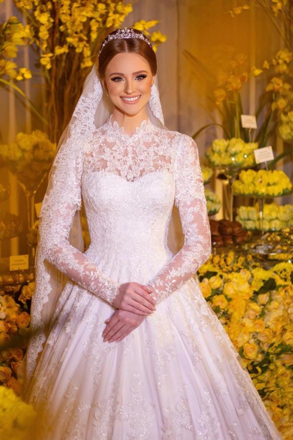 Elegant Long Sleeves A-line High Neck Floral Lace Appliques Wedding Dresses