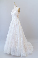 Elegant Long Appliques Lace Tulle A-line Wedding Dress