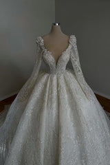 Ivory Long Ball Gown V-neck Tulle Lace Wedding Dresses with Sleeves