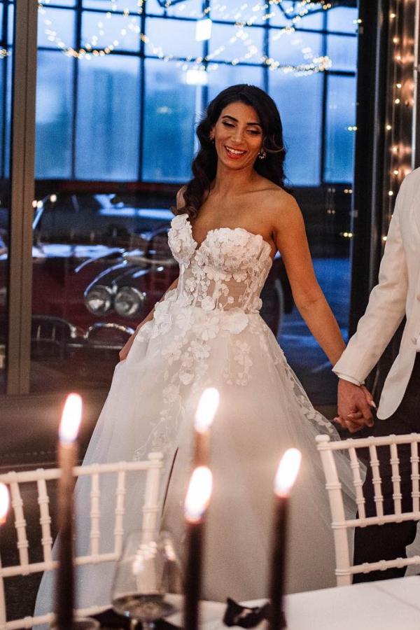Glamorous Long A-Line Sweetheart Sleeveless Tulle Lace Appliques Wedding Dress with Split