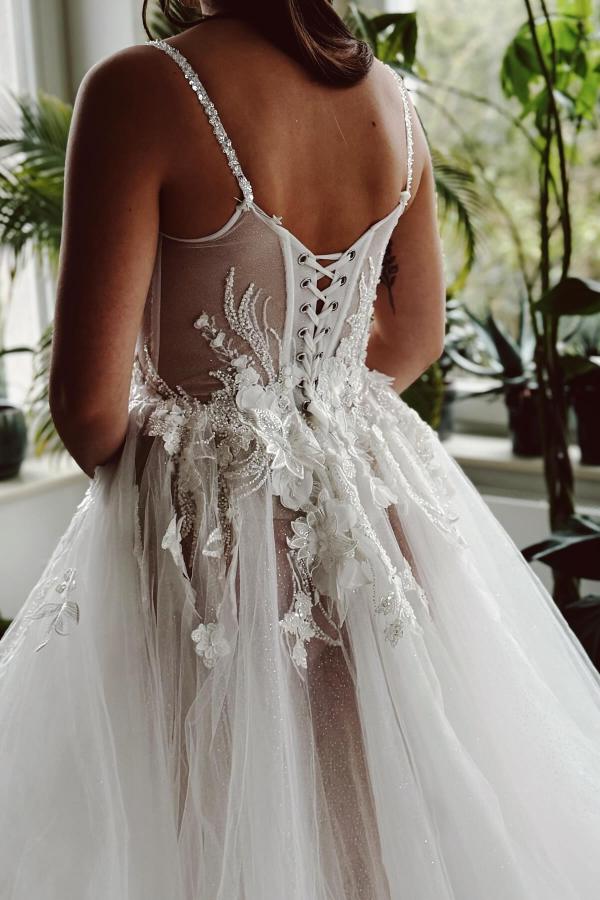 Long Spaghetti Straps V Neck Tulle A Line Wedding Dress with Appliques Lace