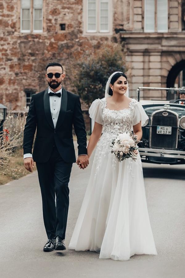 White Long A Line Tulle Floor Length Wedding Dress with Appliques Lace