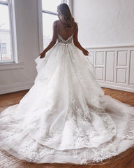 Elegant Long Sweetheart Spaghetti Straps Lace Appliques A-Line Wedding Dresses