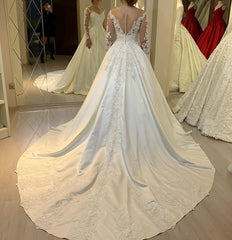 Elegant Long A-Line Sweetheart Appliques Lace Satin Wedding Dress with Long Sleeve