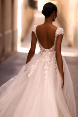 Backless V-Neck A-Line Tulle Long Appliques Lace Wedding Dress with Short Sleeve
