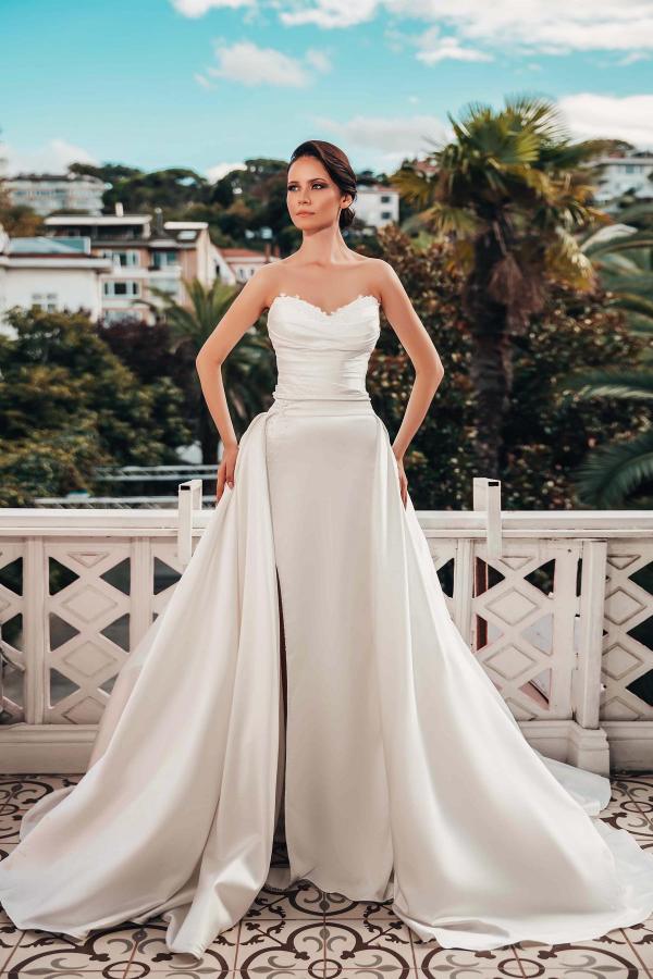 Long Mermaid Sweetheart Ruched Satin Side Split Wedding Dress with Sweep Train