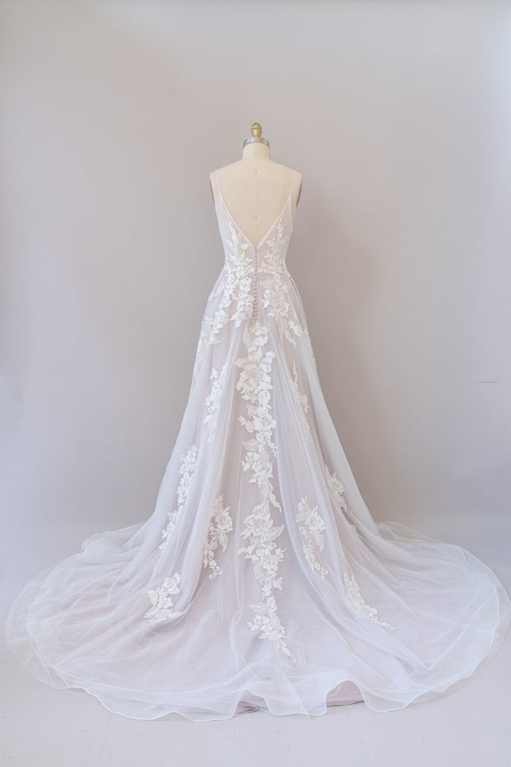 Long A-line V-neck Spaghetti Strap Lace Appliques Tulle Wedding Dress