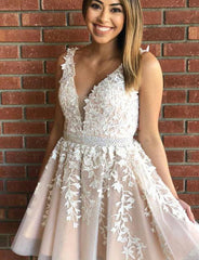 Short A-line V-neck Tulle Appliques Lace Homecoming Dress
