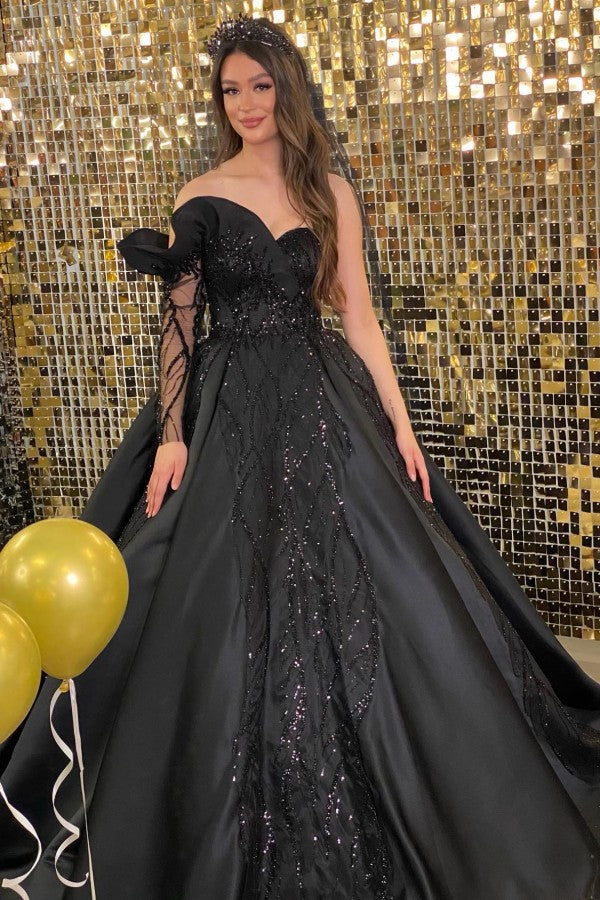 Black Long Ball Gown Sweetheart Satin Lace Wedding Dress with Sleeves