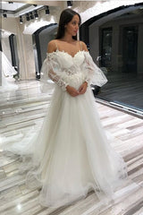 Classy A-Line Off the Shoulder Tulle Sweetheart Long Sleeve Spaghetti Straps Appliques Lace