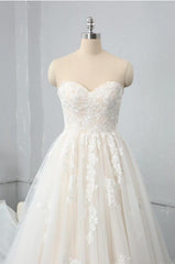 Vintage Long Sweetheart Backless Appliques Lace Tulle Floor Length A-Line Wedding Dress