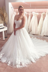 Elegant Long A-line Strapless Spaghetti Straps Lace Wedding Dresses with Appliques