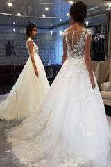 Elegant White Long A-line Lace Appiliques Tulle Wedding Dresses