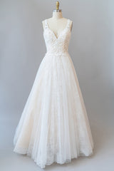 Long A-line V-neck Backless Appliques Tulle Chapel Train Wedding Dress