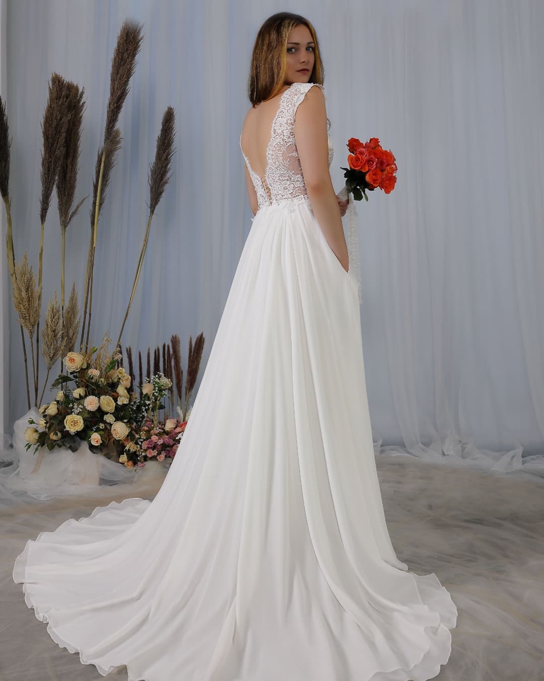 Elegant Long V-neck Wide Straps Backless Appliques Lace Chiffon Wedding Dress with Pockets