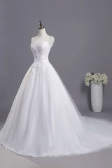 Long Sweetheart Beading Appliques Lace A-line Tulle Wedding Dress