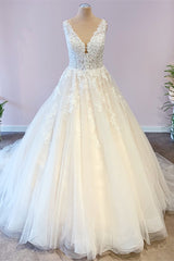 Long Wide Straps A-Line Floor Length Tulle Wedding Dress With Appliques Lace